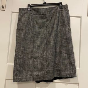 Pencil skirt with back ruffle